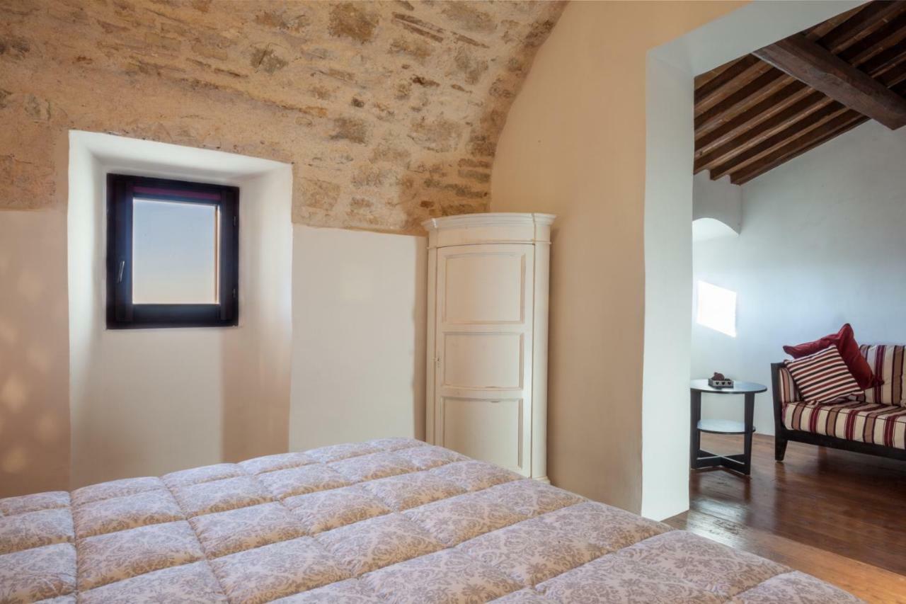Il Castello Di Campello Aparthotel กัมเปลโล ซุล กลีตุนโน ภายนอก รูปภาพ