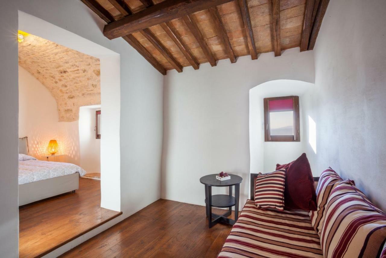 Il Castello Di Campello Aparthotel กัมเปลโล ซุล กลีตุนโน ภายนอก รูปภาพ