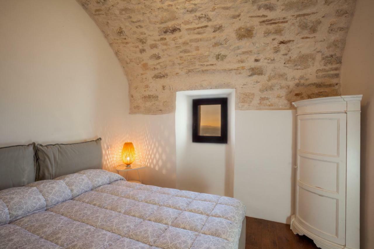 Il Castello Di Campello Aparthotel กัมเปลโล ซุล กลีตุนโน ภายนอก รูปภาพ