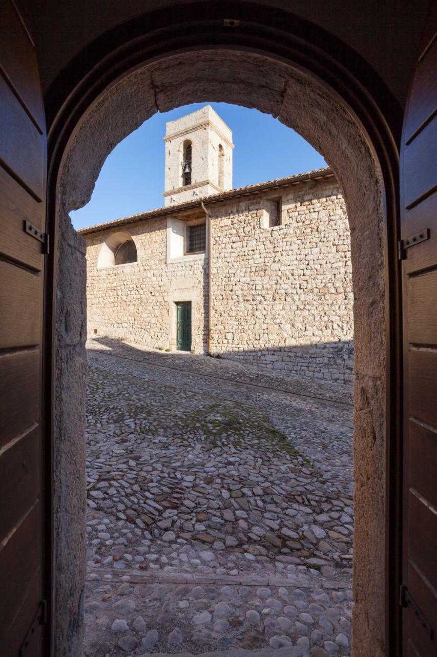 Il Castello Di Campello Aparthotel กัมเปลโล ซุล กลีตุนโน ภายนอก รูปภาพ