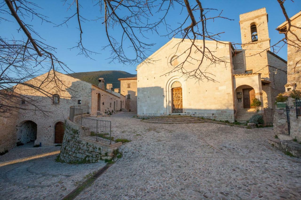 Il Castello Di Campello Aparthotel กัมเปลโล ซุล กลีตุนโน ภายนอก รูปภาพ